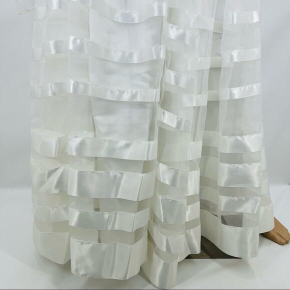 Handmade Strapless White Gown - Picture 6 of 15